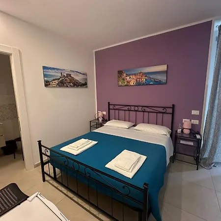 Adam Eric Nocleg ze śniadaniem La Spezia