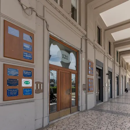 Adam Eric Nocleg ze śniadaniem