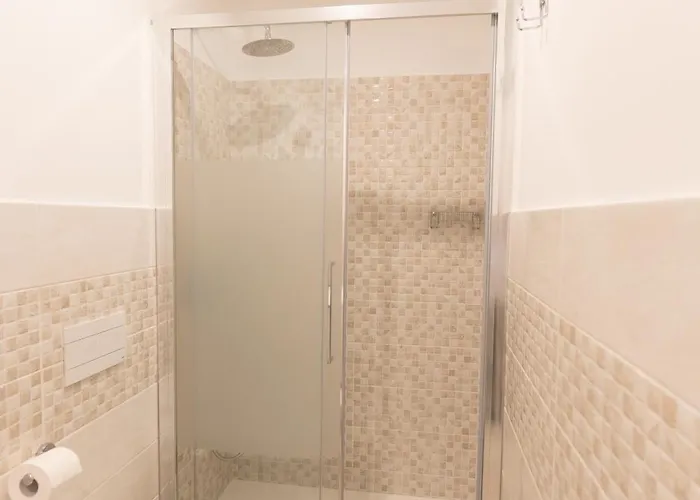 Adam Eric Couette-café