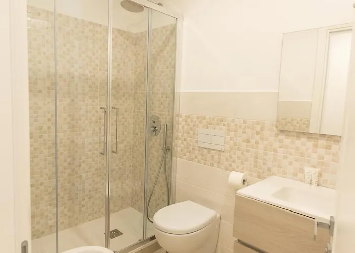 Adam Eric Couette-café