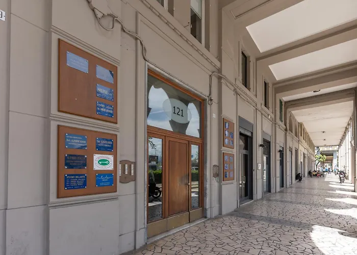 Adam Eric Nocleg ze śniadaniem