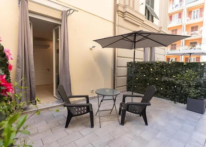 Adam Eric Nocleg ze śniadaniem 4*