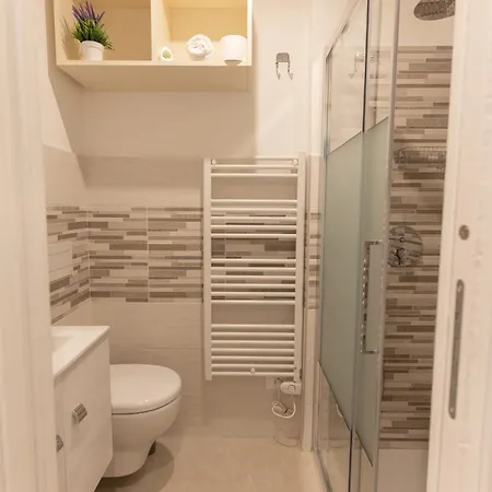 ベッド・アンド・ブレックファスト Adam Eric