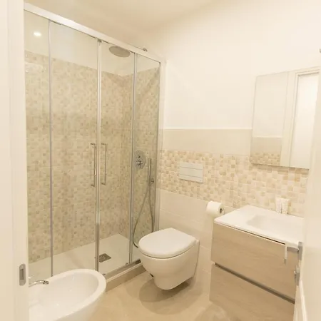 Adam Eric ベッド・アンド・ブレックファスト